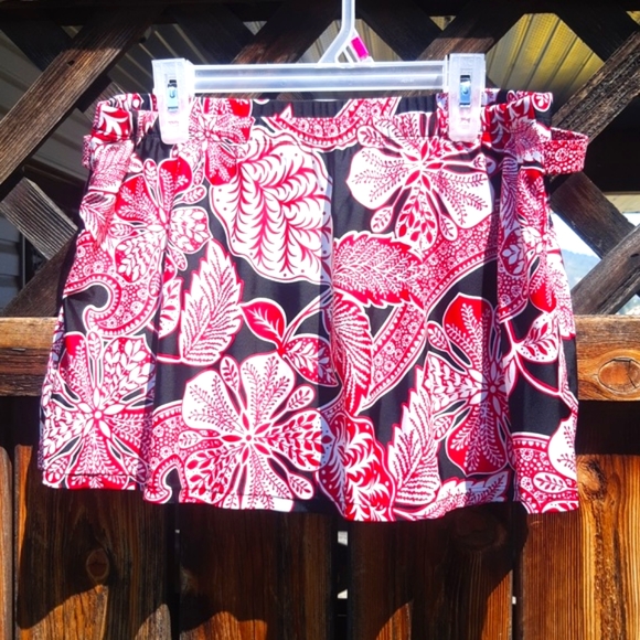 Krista Swim skirt Red/Black leaf print - Picture 5 of 7
